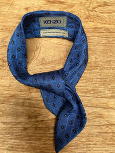 Silk accessoire recycled and made of Kenzo silk tie
