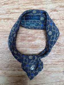 Silk accessoire recycled and made of a Christian Dior silk tie
