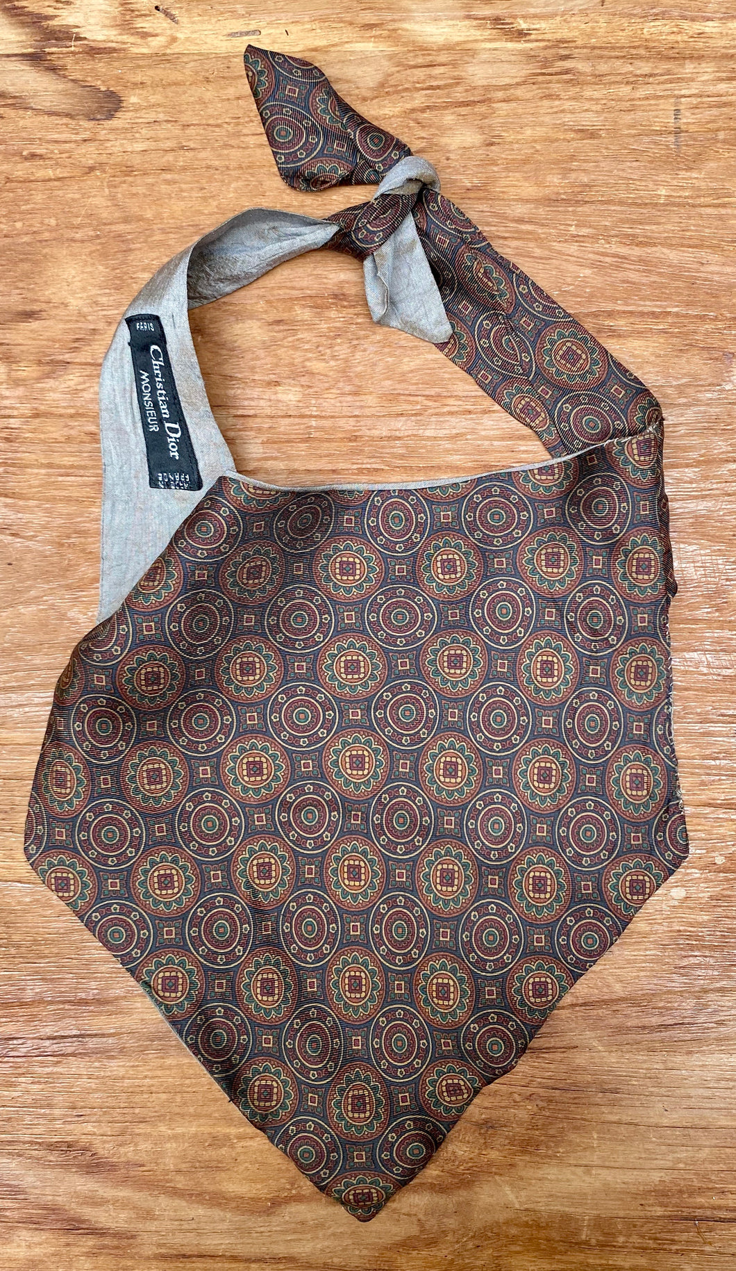 Choker recycled made of  Monsieur Dior silk tie.