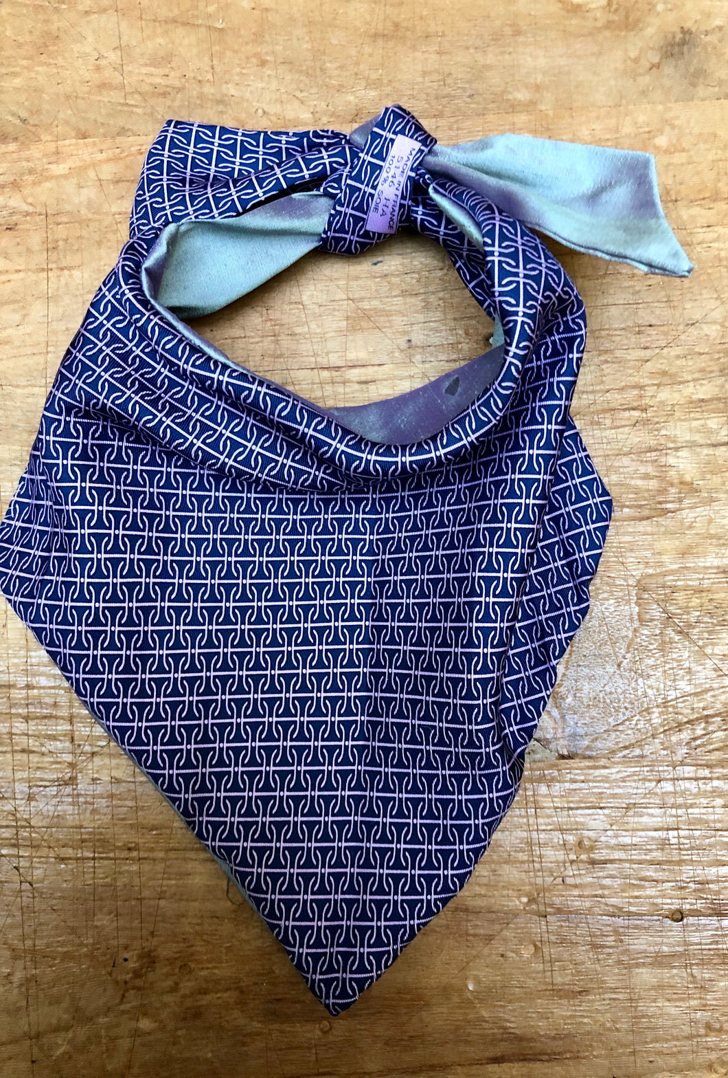 Choker recycled made of Hermes silk tie.