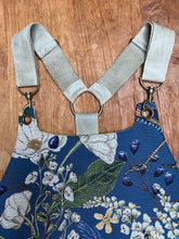 Load image into Gallery viewer, Reversible  apron