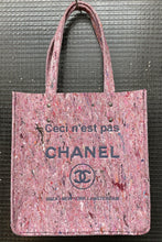 Load image into Gallery viewer, 22112 Circular Vegan Bag &quot;The pink one&quot;