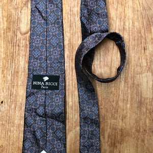 Silk accessoire recycled and made of Nina Ricci (monsieur) silk tie