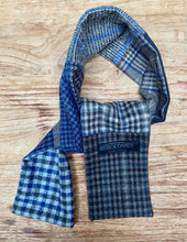 Load image into Gallery viewer, Woolen scarf in warm blue